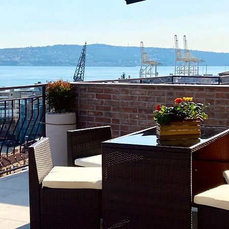 Il Dandy Appartamento Con Parcheggio Trieste Exterior foto