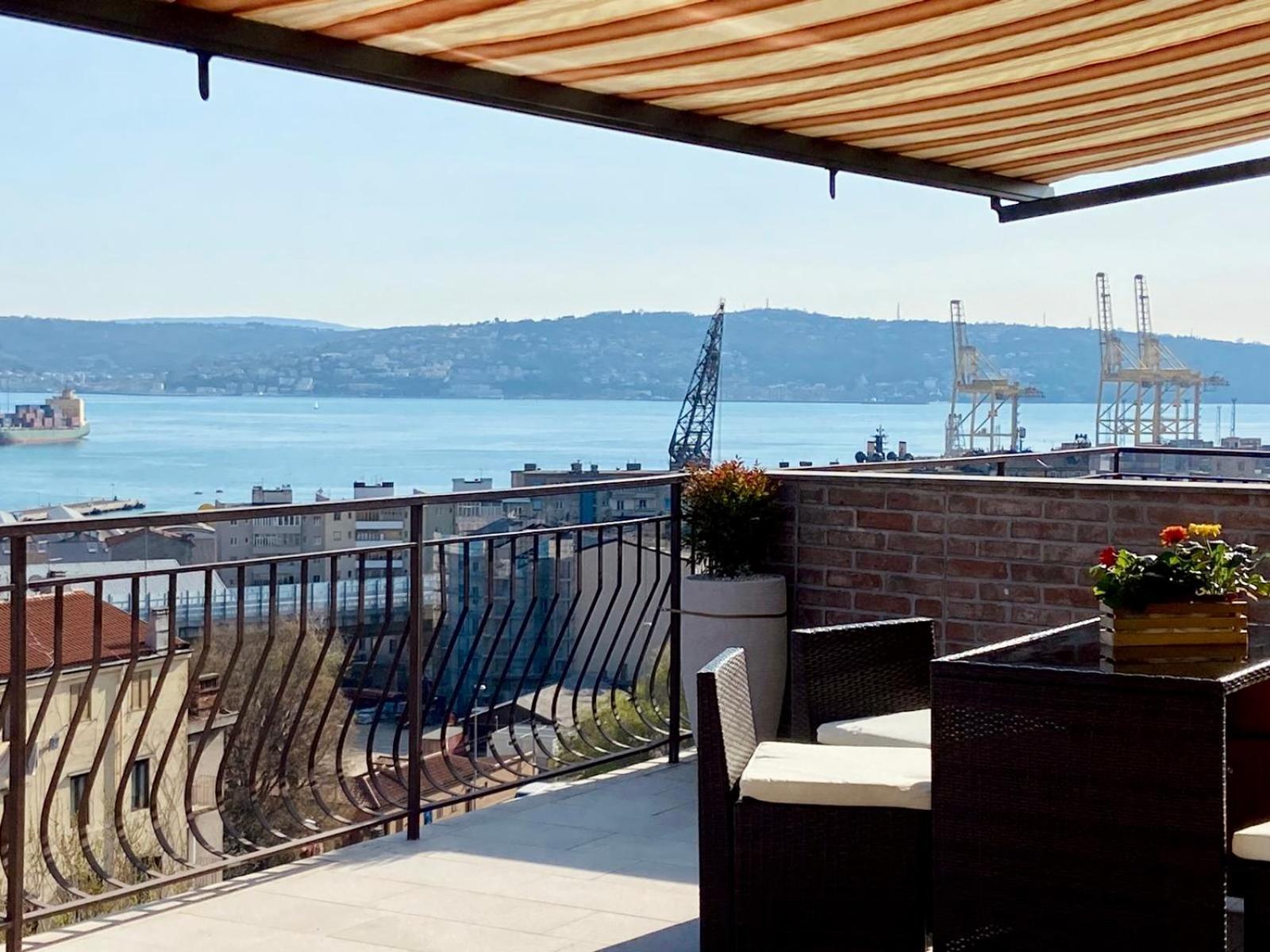 Il Dandy Appartamento Con Parcheggio Trieste Exterior foto